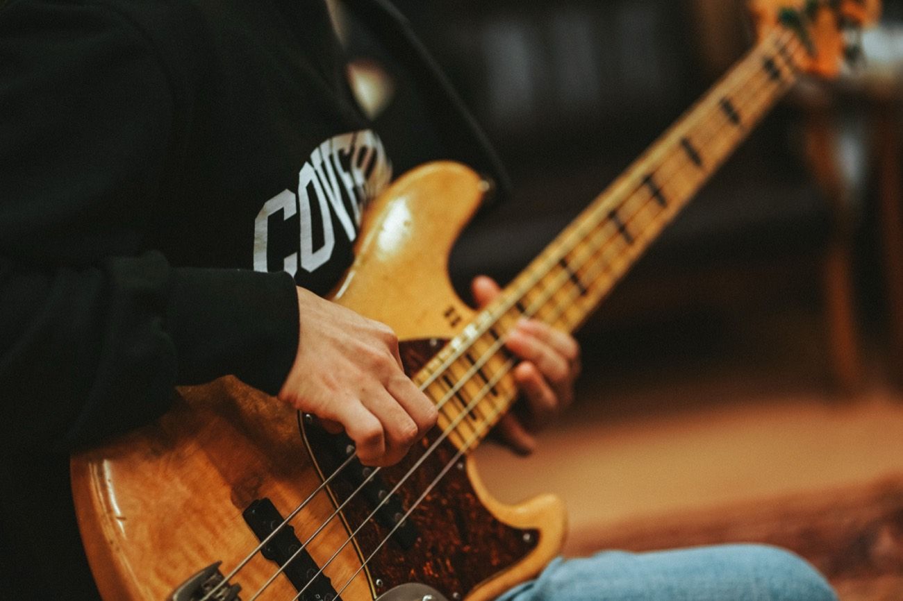 Bass, wide